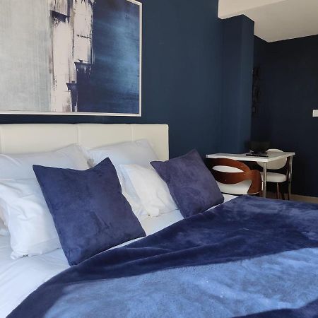 Suites Jm - Les Pins Marines - Jacuzzi & Vue Mer 방돌 외부 사진